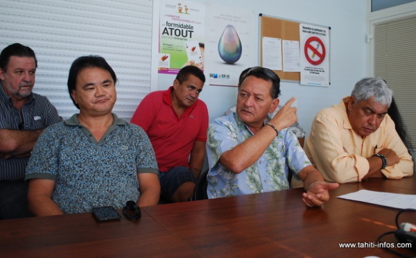 Les perliculteurs, excédés, menacent de blocages…