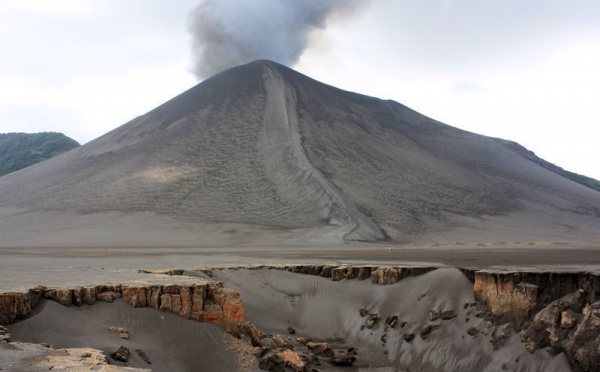 Le volcan Yasur de Tanna déclenche une alerte 3