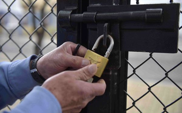 Martinique: "impossible de rouvrir les collèges et lycées en mai"