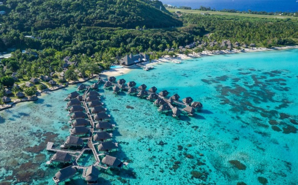 Louis Wane lorgne sur le Sofitel de Moorea