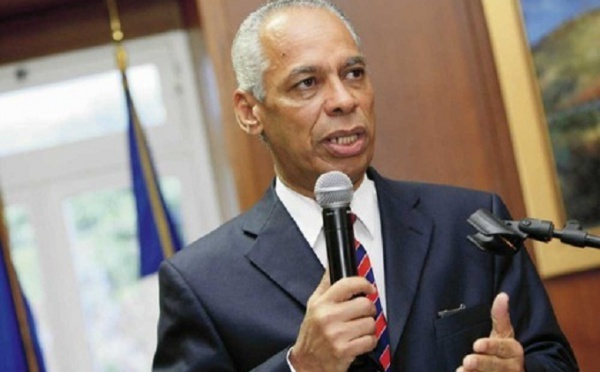 Outre-mer: projet de loi contre la vie chère à l'automne