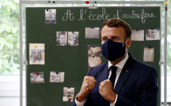 Déconfinement: Macron cherche à apaiser les inquiétudes sur l'école