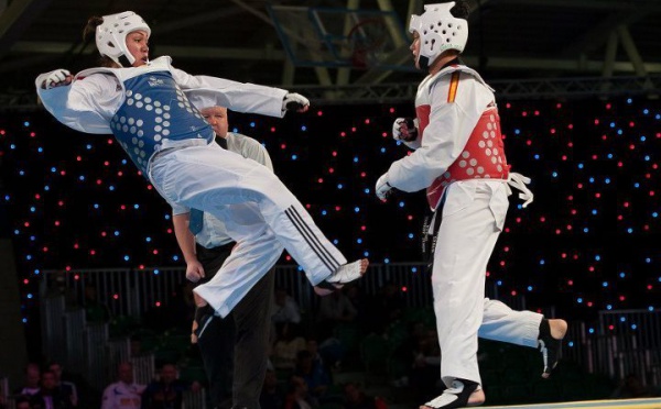 JO-2012:  La tahitienne Anne-Caroline Graffe peut le faire!