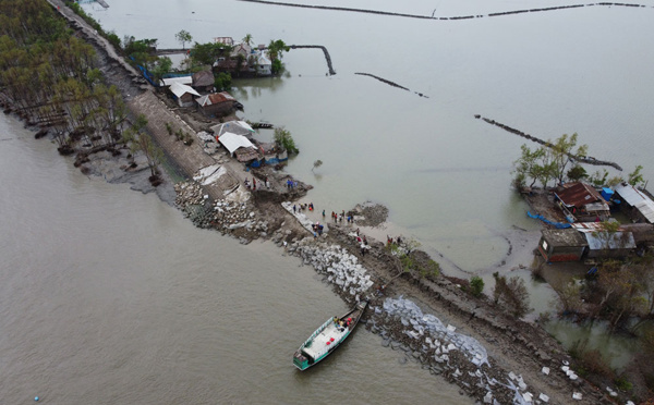 L'Inde et le Bangladesh ramassent les débris du cyclone Amphan