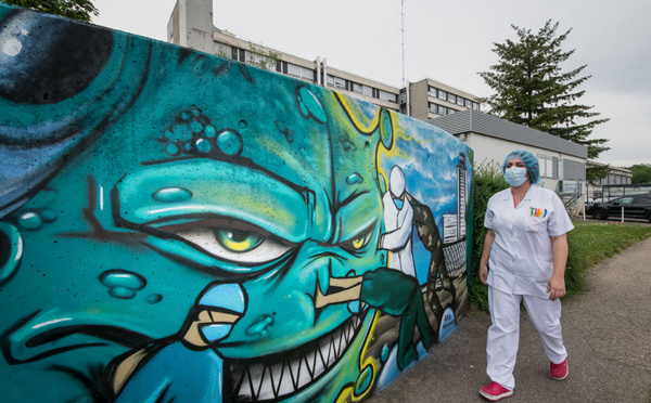 Hôpitaux, automobile, vacances...: le gouvernement prépare la suite du déconfinement