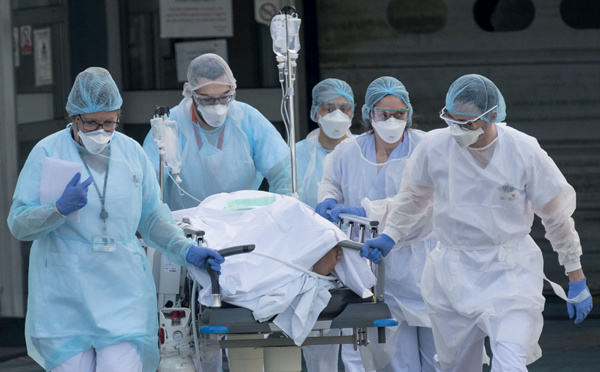 Coronavirus: la mission parlementaire recense des "faiblesses" françaises face à la crise