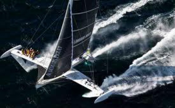 L'Hydroptère bat le record du mille nautique de la baie de San Francisco