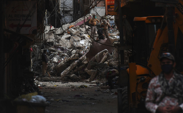 Pakistan : le bilan monte à 18 morts dans l'effondrement d'un nouvel immeuble à Karachi