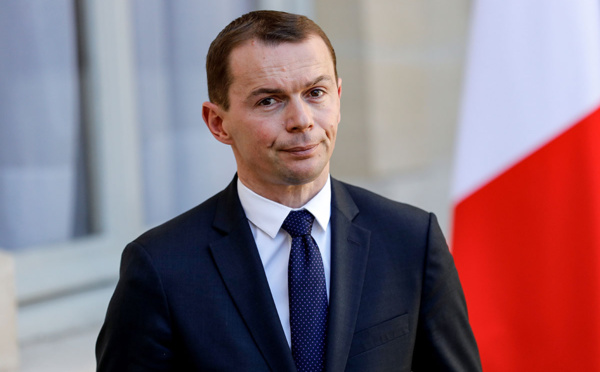 Lithographies en cadeau: Dussopt visé par une enquête du PNF