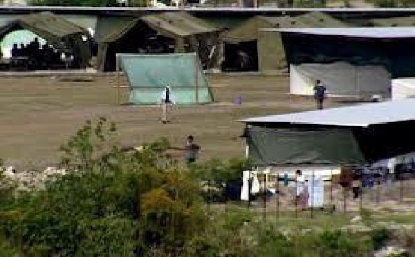 Australie: arrivée des premiers demandeurs d'asile à Nauru
