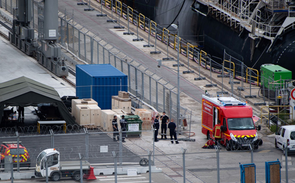 L'heure à l'estimation des dégâts après l'incendie du sous-marin Perle