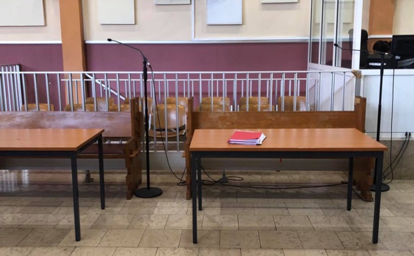 La sérial arnaqueuse de retour à la barre