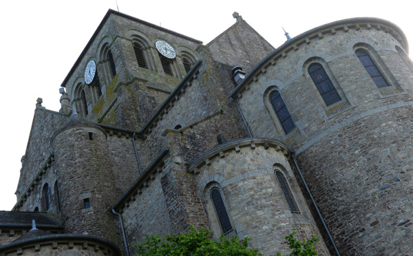 Eglise catholique: au moins "3.000 victimes" de pédocriminalité en France, selon une première estimation indépendante
