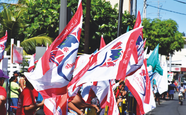 ​Nena contre l’interdiction des drapeaux