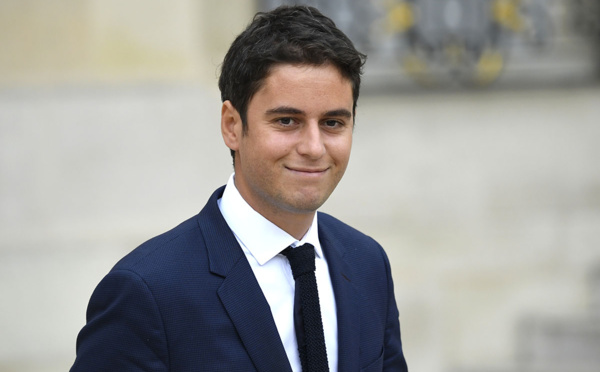 Gabriel Attal, benjamin du gouvernement et fidèle de Macron, nouveau porte-parole