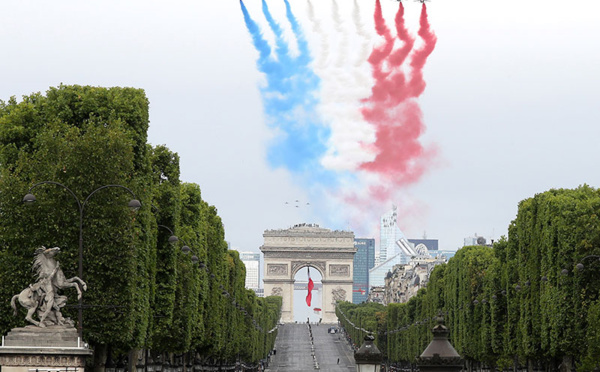 Un 14-Juillet petit format, soignants, Résilience et de Gaulle à l'honneur