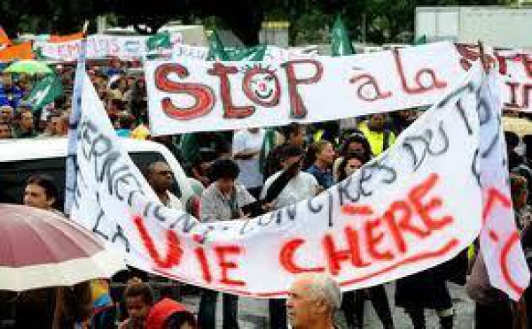 Nouvelle-Calédonie: les syndicats veulent une réforme globale contre la vie chère