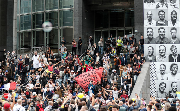 Des milliers de manifestants dans plusieurs villes de France pour l'hôpital public