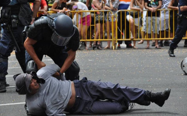 Grosse affluence à la Journée 2012 de la sécurité intérieure, place Tarahoi
