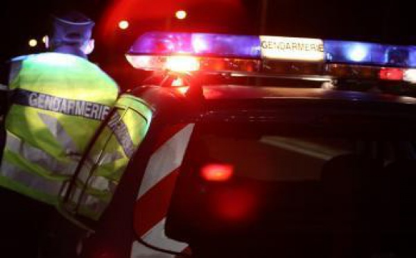 Il se jette sur les gendarmes avec son coupe-coupe