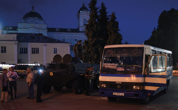Prise d'otages dans un bus en Ukraine: tous les otages libérés