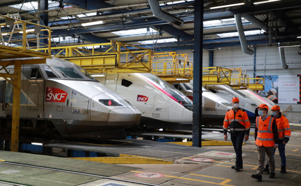 Le gouvernement promet d'aider la SNCF "à hauteur de plusieurs milliards d'euros"