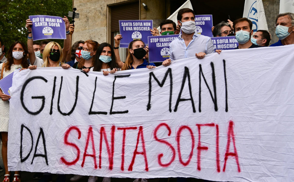 Turquie: première prière à Sainte-Sophie reconvertie en mosquée