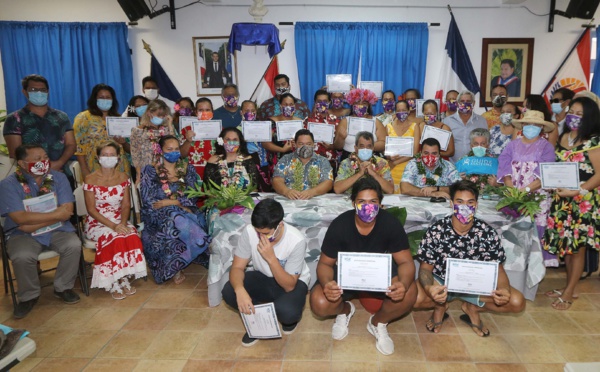 Dix-neuf guides sanitaires contre le Covid-19 à Mahina