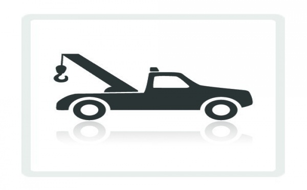 Une voiture équilibriste en pleine nuit au PK 10,5