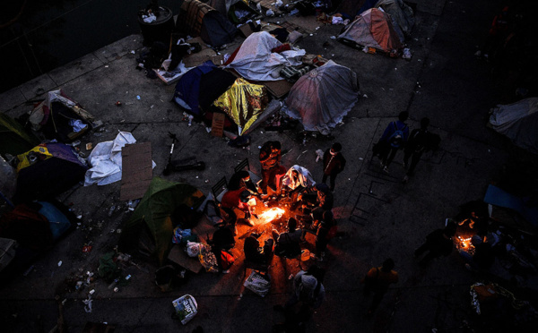 A Aubervilliers, la police évacue un vaste campement de migrants