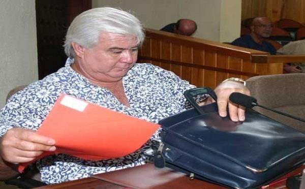 Le maire de Fakarava  mis en examen et placé sous contrôle judiciaire