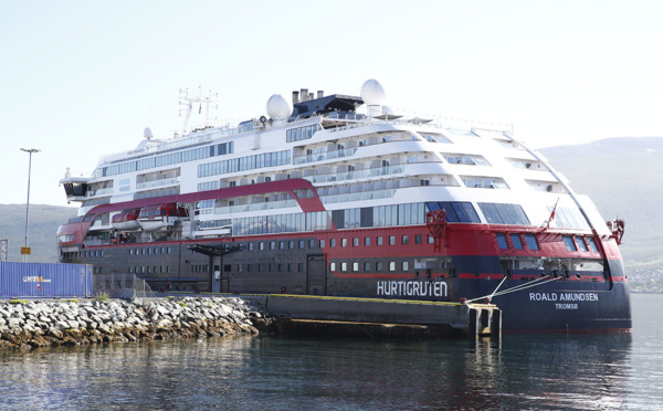 Norvège: Hurtigruten suspend ses croisières après des cas de Covid