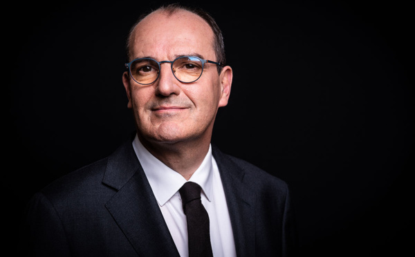 Covid-19: la France peut "basculer à tout moment"