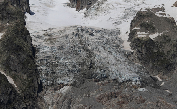 En Italie, le glacier du Planpincieux menace, les montagnards ricanent