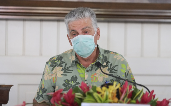 ​Raynal appelle à plus de "responsabilité" sur les gestes barrières