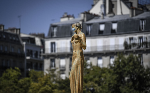 Coronavirus: Paris se masque en pleine vague de chaleur caniculaire