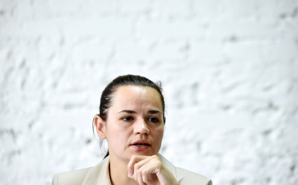 La rivale du président bélarusse lui demande de céder le pouvoir