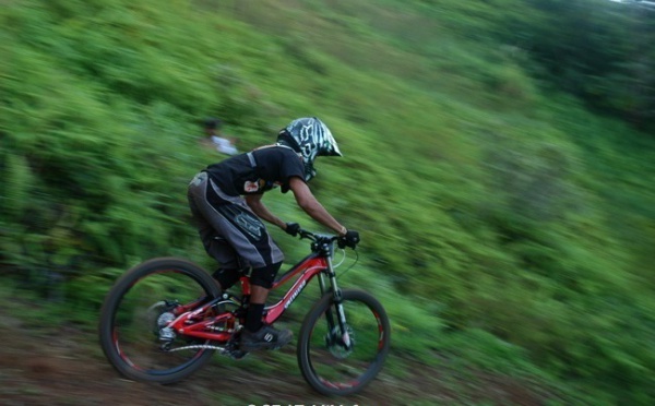 VTT Descente : 1ère manche de la coupe de Tahiti à Te Tavake