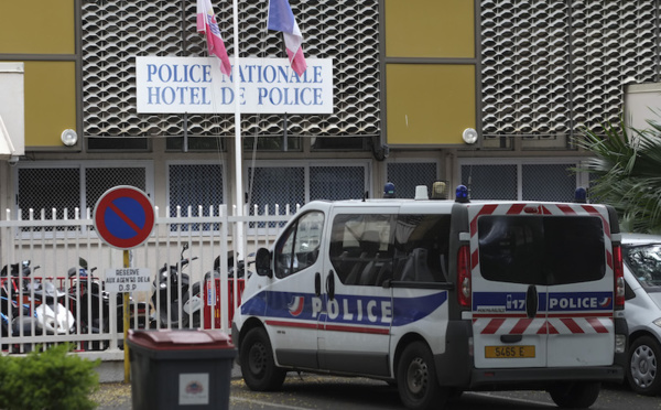 Affaire des procurations : Cinq policiers suspendus
