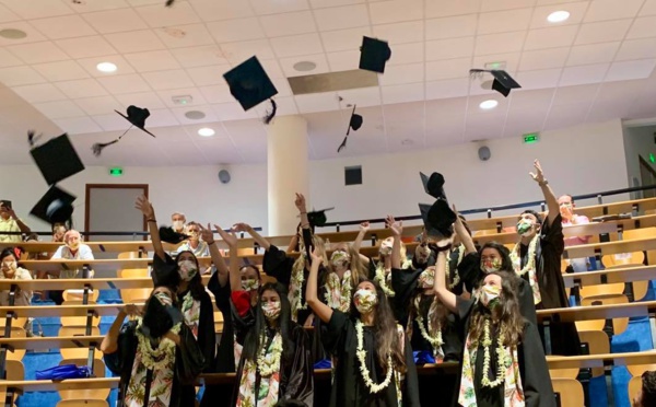 Quinze nouveaux diplômés pour l’École de Commerce de Tahiti