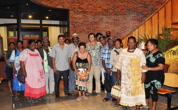 Visite protocolaire de la délégation de Canala (Nouvelle-Calédonie) au CESC