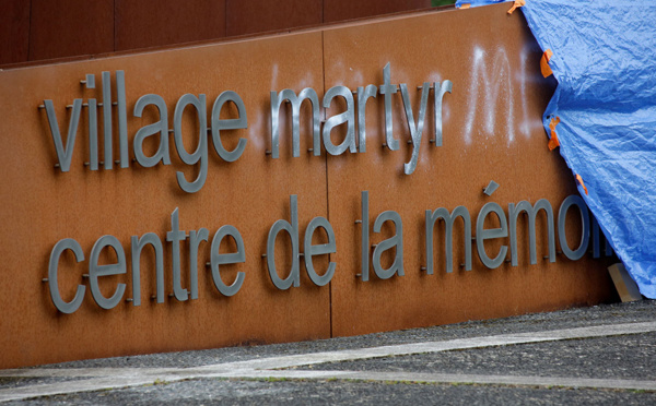 Indignation générale après des tags négationnistes à Oradour-sur-Glane