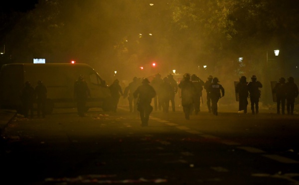 Incidents à Paris après la défaite du PSG: plus de 150 personnes en garde à vue, critiques à droite