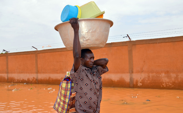 Crue du fleuve Niger: plusieurs quartiers de la capitale sous les eaux