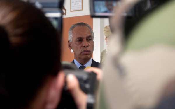 Journée des maires d'outre-mer: Hollande "fixera un cap", selon Lurel