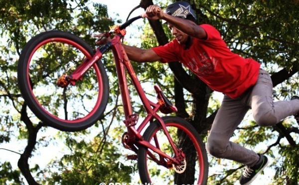 BMX freestyle contest : La jeunesse investit le front de mer.