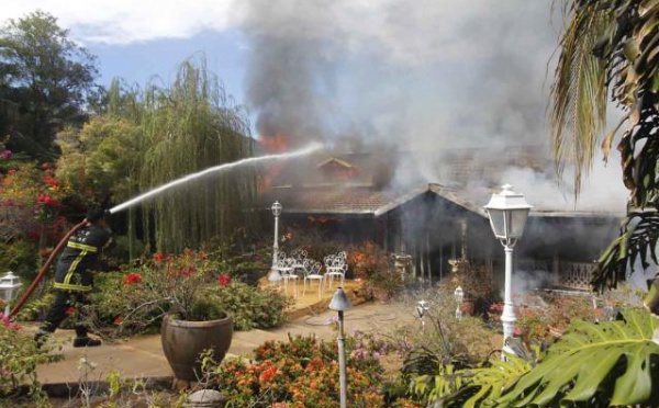 "On a mis le feu chez moi", accuse Flosse