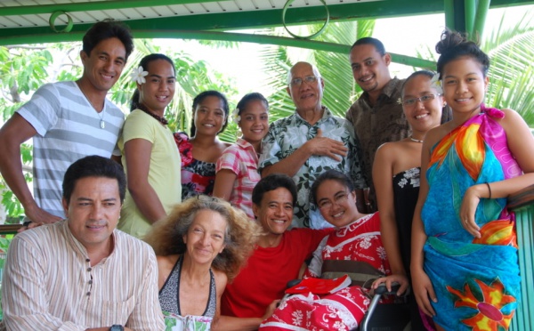 Théâtre bilingue : Tihoni en marche vers le petit théâtre !