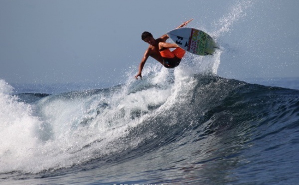 Mateia Hiquily : Champion de surf toutes catégories !