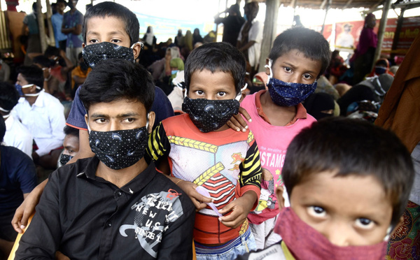 Près de 300 réfugiés rohingyas débarquent en Indonésie après plusieurs mois en mer